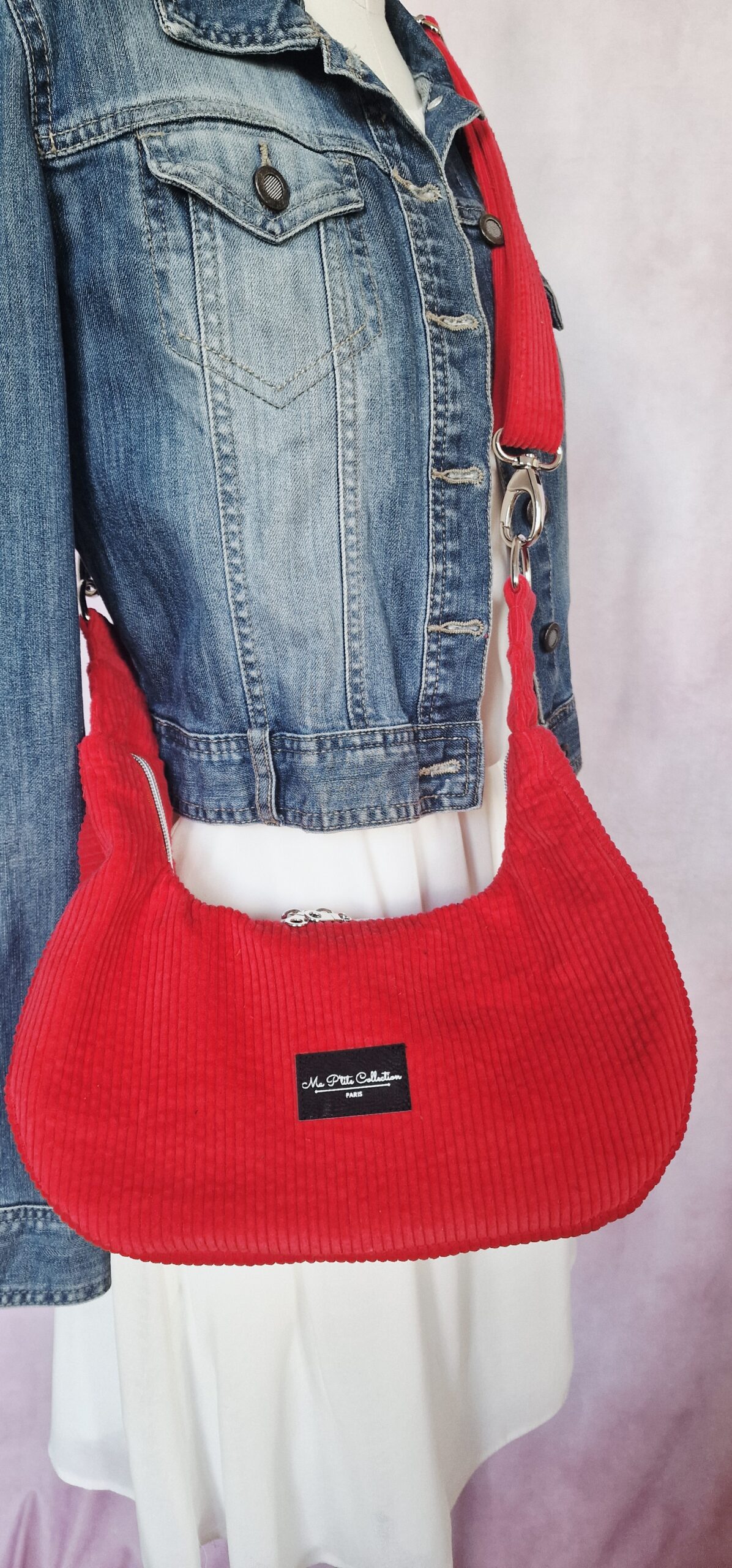 Mezza velours rouge côté